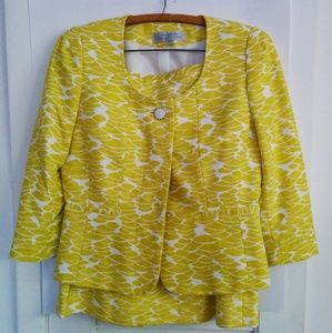 Tahari Skirt Suit Yellow Floral Print 2pc Sz 10
